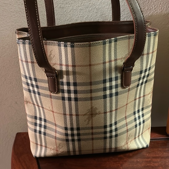 Burberrys Vintage Tote Bag - Picture 1 of 11